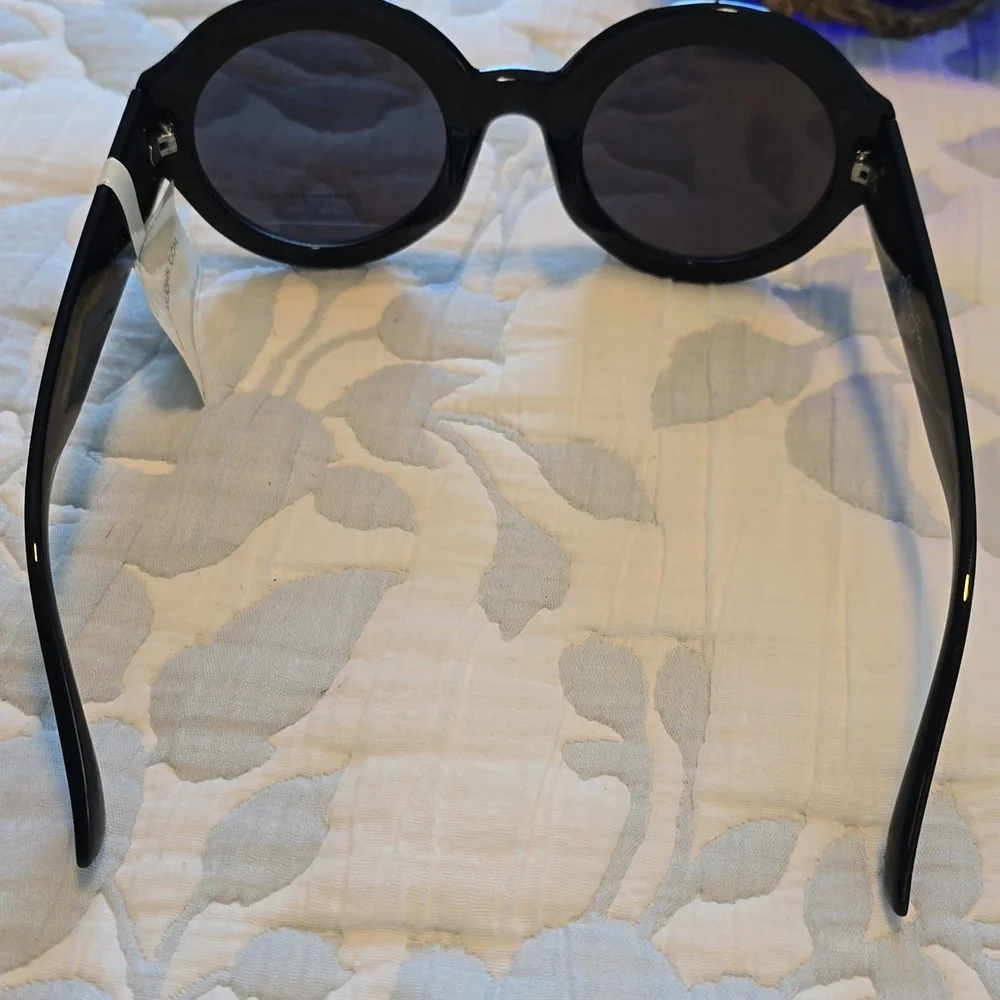 Sean John Designer Sunglasses - Picture 3 of 5